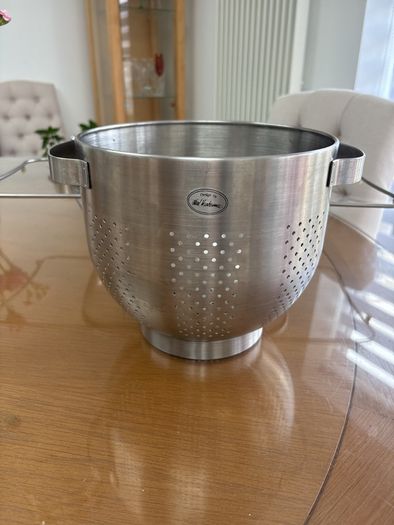 Colanders