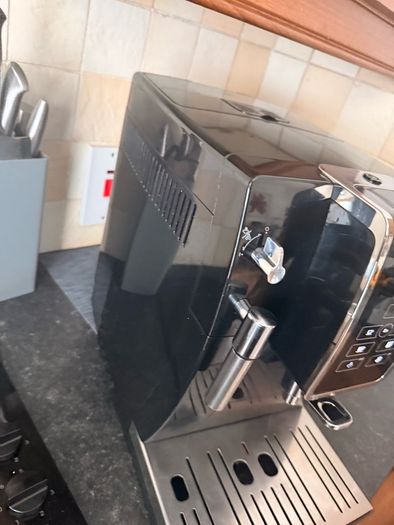Delonghi  Dinamica Coffee Machine