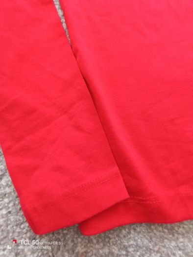 NEW.boy's red top.age 7/8