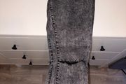 Grey jeans