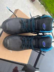 2 paid of safety shoes uk10