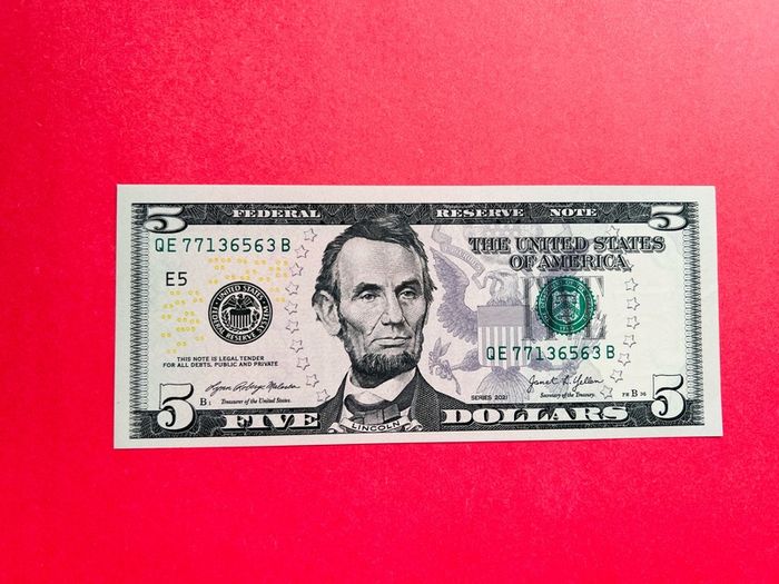 Usa  5  Dollars   2021 . Letter  (  E 5 )  RICHMOND ( Uncirculated )