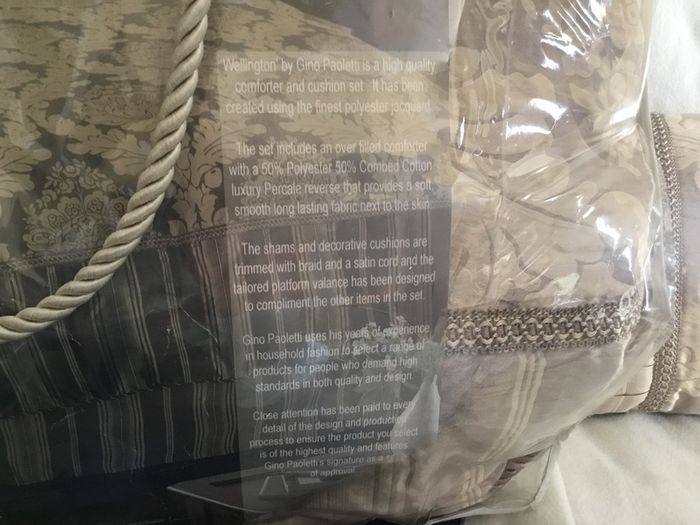 Paoletti Comforter Bed Set King size