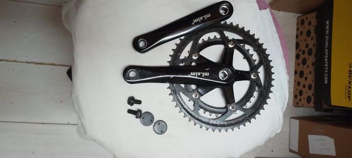 Double crankset