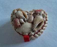 Vintage Sea Shell Ring/Trinket Box