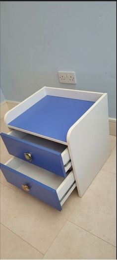 Side Locker