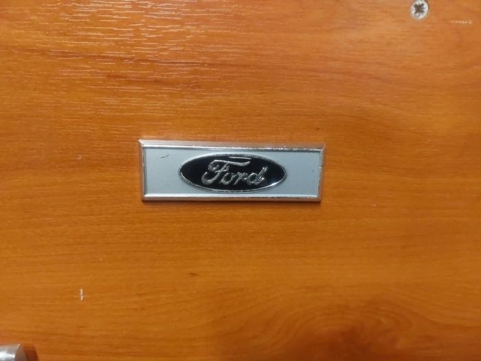 Ford badge