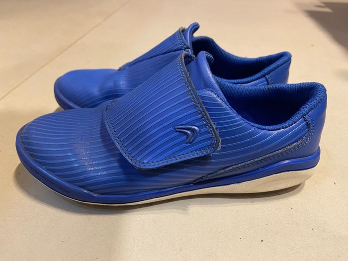 Kids Clarks shoes runners casual size 13 genuine leather
