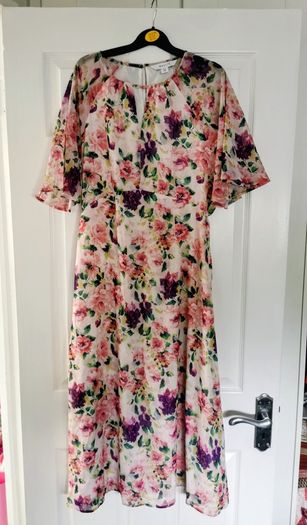 Dresses mainly, 14.