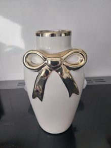 9inch high vase