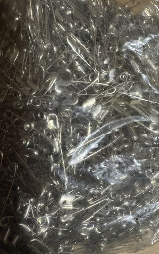 Brand new small safety pins 1000 pieces