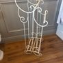 Free standing metal towel/blanket rail. Image 5