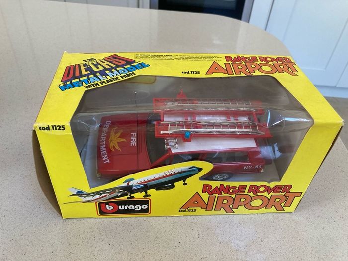 Range Rover NY airport Fire Department 1/24 rare Burago