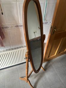 Standing mirror