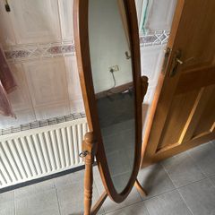 Standing mirror