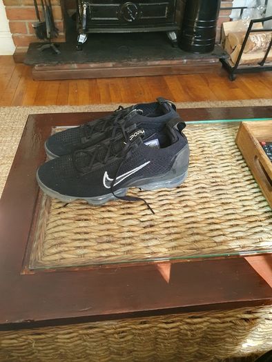 Nike Flyknit Vapormax  size 6