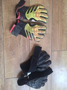 goalkeeeper gloves