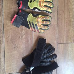 goalkeeeper gloves