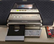 Aiwa CSD-MD5 Very Rare iconic fully functional Minidisc Recorder/CD/FM Boombox with original Remote control.