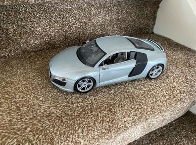 Audi R8 1:18 diecast metal car