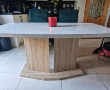 Dining Table & 4 Chairs