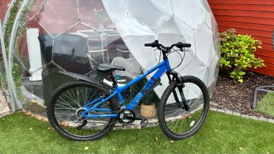 27"bike in very good condition low use