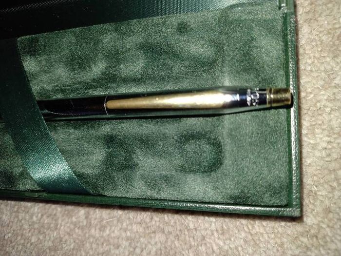 Cross pen