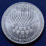1974 F Germany 5 Mark Silver unc coin, 25th Anniversary of the federal Constitutional Law Image 3
