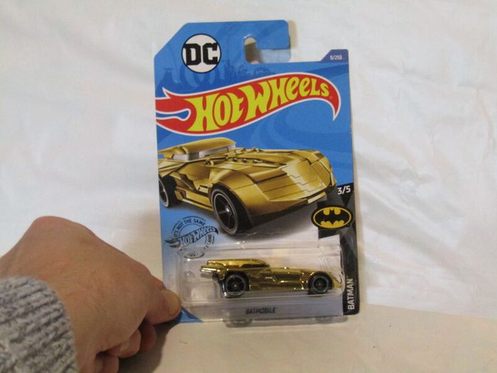Hot Wheels Gold Batmobile Diecast Car Long Card  Brand New Sealed