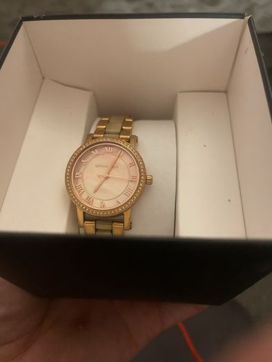 brand new ladies watch
