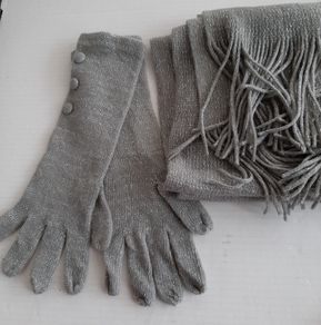 new grey long gloves and scarf tag attached