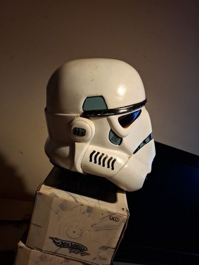 starwars stormtroopers helmat.