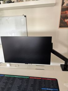 Samsung Odyssey G5 27 QHD 180Hz and Gaming Monitor Invision MX450 Arm