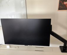 Samsung Odyssey G5 27 QHD 180Hz and Gaming Monitor Invision MX450 Arm