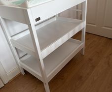 East Coast Changing table