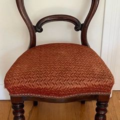 Antique style chair