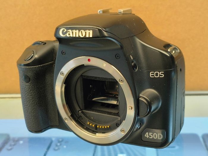 Canon EOS 450D Body Only With Battery