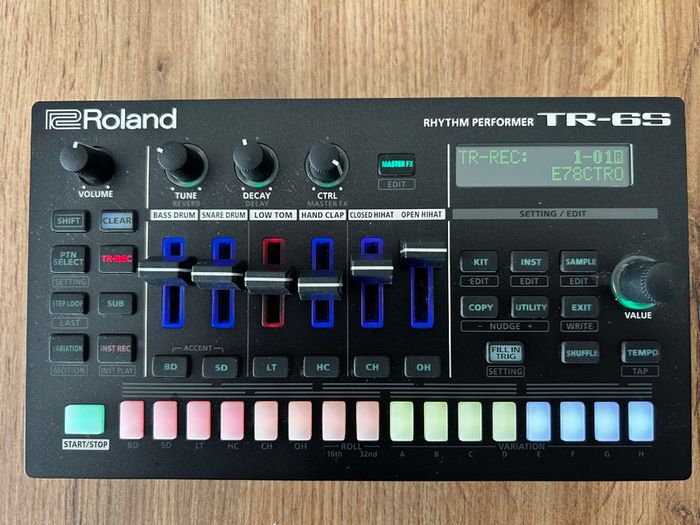 Roland Tr6s Drum Machine