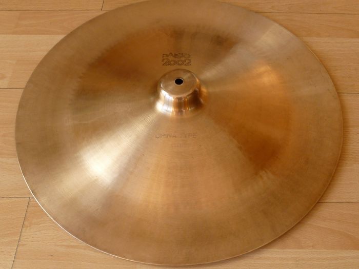 Paiste 2002 Black Label 20 inch China Type.