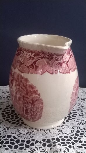 Vintage MASON'S Patent Ironstone China 50 oz Pitcher with Rope Edge in the Red & White VISTA Pattern