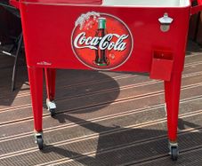 Cooler box cart with wheels