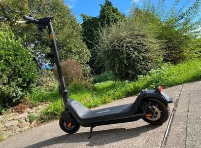 NIU KQi3 Pro Electric Scooter