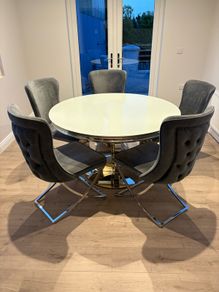 Round Dining Table & 5 Velvet Chairs