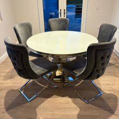 Round Dining Table & 5 Velvet Chairs