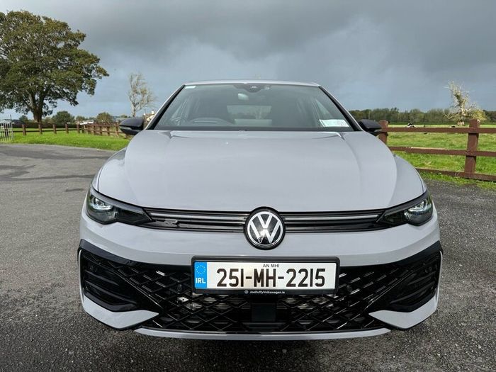 2025 VW Golf 8 R-Line Black Edition 1.5 TSI 150hp