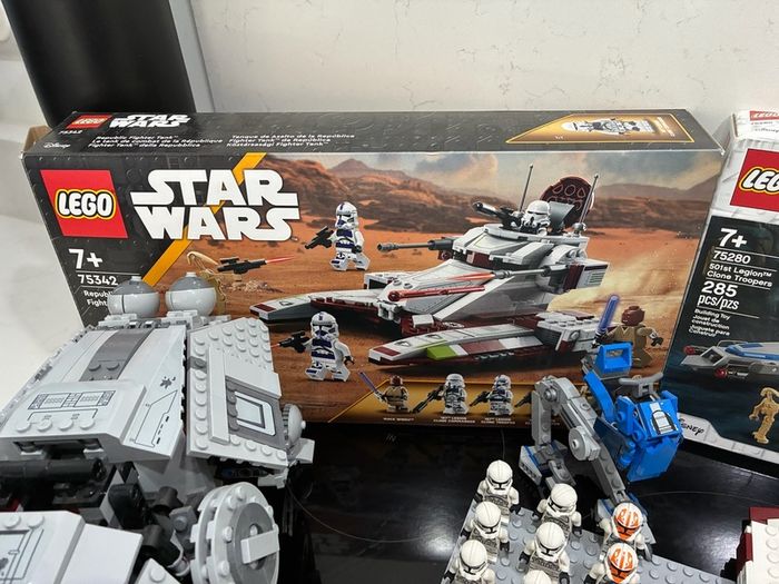 Lego starwars clone bundle with collectable figures