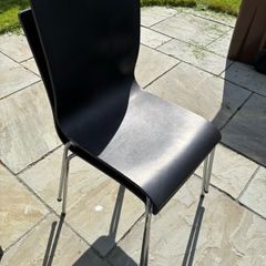 4 stackable chairs