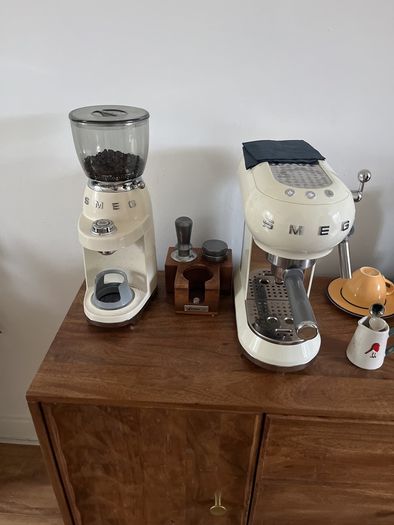 Coffee mqchine and grinder