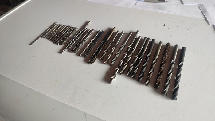 Lot of 32 USSR Metric Twist Drill Bits Set 2mm-6.9mm HSS R6M5 Jobber Taps NOS