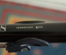 Sennheiser e935